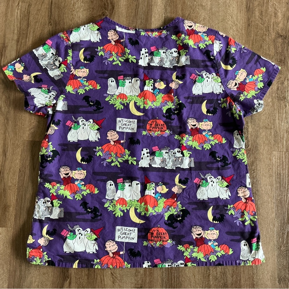 Halloween Scrub Top Lot Size XL Pooh Snoopy Peanuts Great Pumpkin Disney Unisex - Picture 4 of 16